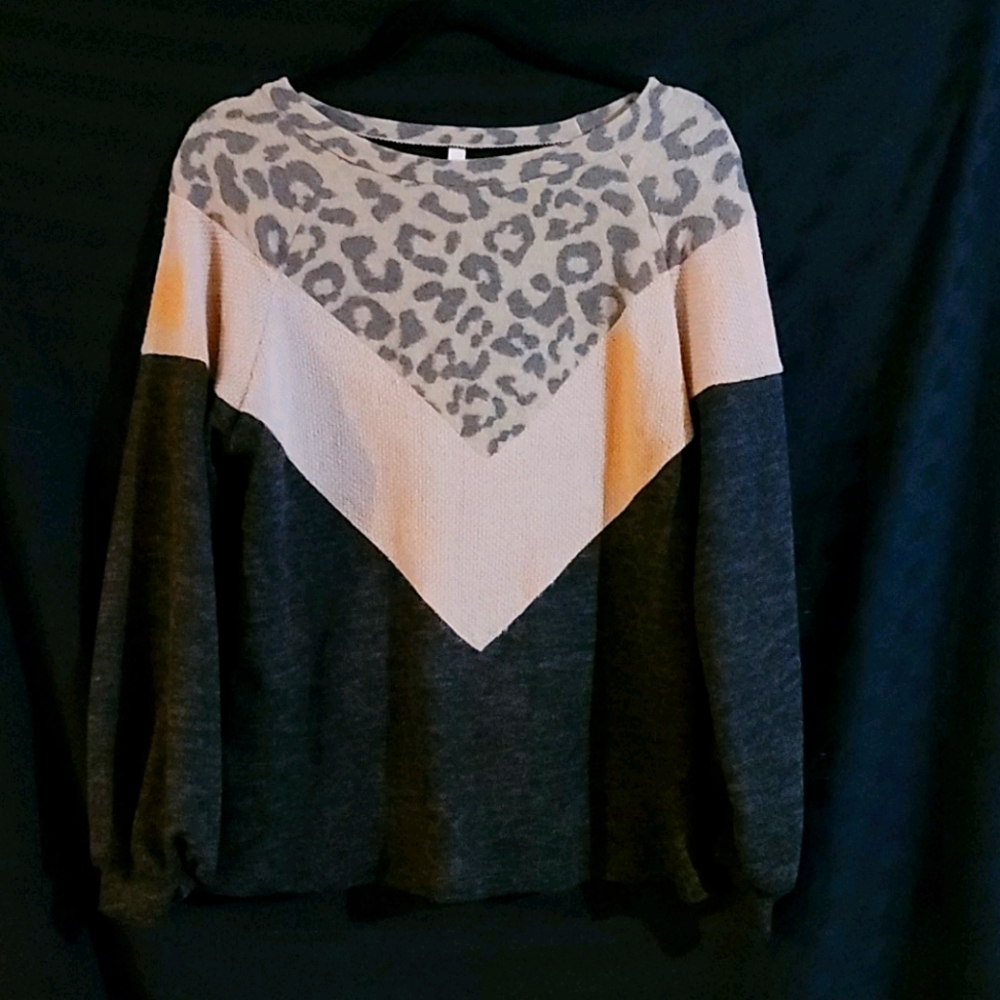 Light weight sweater